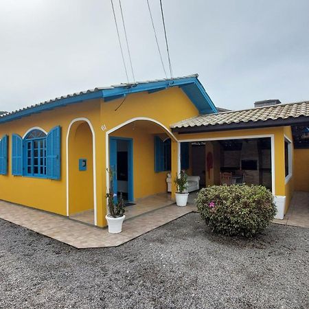 Casa 300M Da Praia Com Lindo Jardim! ฟลอเรียนอโปลิส ภายนอก รูปภาพ