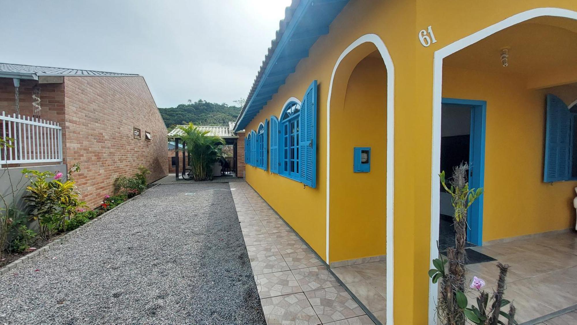 Casa 300M Da Praia Com Lindo Jardim! ฟลอเรียนอโปลิส ภายนอก รูปภาพ